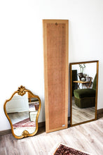 Charger l'image dans la galerie, Grand miroir mural doré en bois et plâtre vintage
