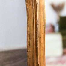 Charger l'image dans la galerie, Miroir coquille doré en bois et plâtre vintage