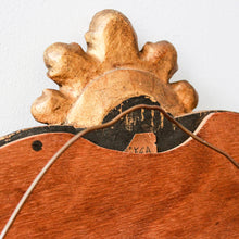 Charger l'image dans la galerie, Miroir coquille doré en bois et plâtre vintage