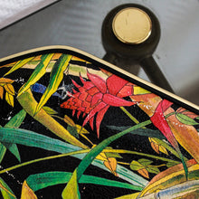 Charger l'image dans la galerie, Plateau en plastique vintage