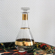 Charger l'image dans la galerie, Carafe en verre vintage dorée
