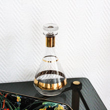 Charger l'image dans la galerie, Carafe dorée en verre vintage