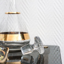 Charger l'image dans la galerie, Carafe dorée en verre vintage