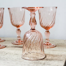 Charger l'image dans la galerie, Verres Rosaline vintage | Touche rose