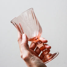 Charger l'image dans la galerie, Verres Rosaline vintage | Touche rose
