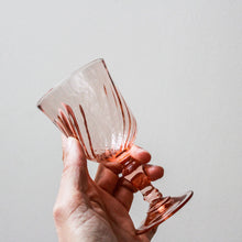 Charger l'image dans la galerie, Verres Rosaline vintage | Touche rose