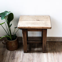 Charger l'image dans la galerie, Tabouret en bois patiné ancien