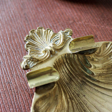 Charger l'image dans la galerie, Cendrier en laiton vintage