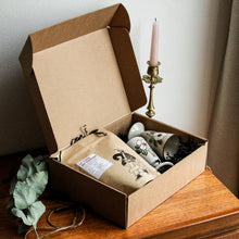 Charger l'image dans la galerie, Coffret du Goûter - Les Irremplaçables x Les Cafés de Mick