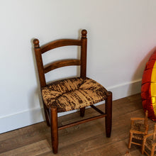 Charger l'image dans la galerie, Chaise kids vintage en bois