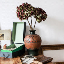 Charger l'image dans la galerie, Vase en terre cuite vintage