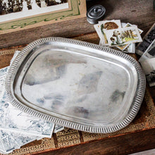 Charger l'image dans la galerie, Plateau en métal vintage