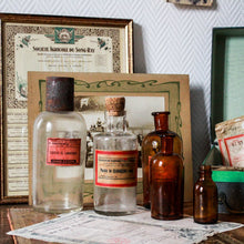 Charger l'image dans la galerie, Flacons de pharmacie anciens