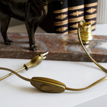Charger l'image dans la galerie, lampe marbre chien restorée brocante