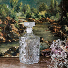 Charger l'image dans la galerie, Carafe à whisky ancienne