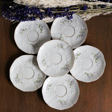 Charger l'image dans la galerie, Sous-tasses en porcelaine