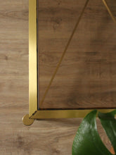 Charger l'image dans la galerie, Table basse en laiton et verre fumé