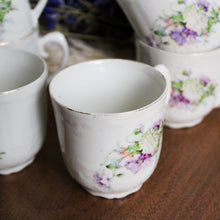 Charger l'image dans la galerie, Petites tasses en porcelaine