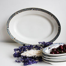 Charger l'image dans la galerie, Grand plat en porcelaine de Limoges