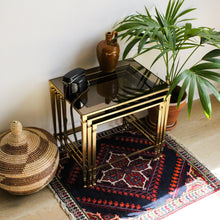 Charger l'image dans la galerie, Tables gigognes laiton verre fumé retro