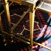 Charger l'image dans la galerie, Tables gigognes en laiton