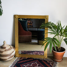 Charger l'image dans la galerie, Miroir en bois doré ancien