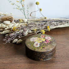 Charger l'image dans la galerie, Boîte ronde ancienne en bois