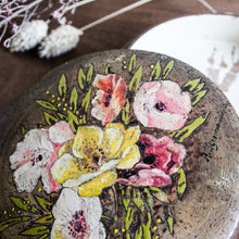 Charger l'image dans la galerie, Boîte ronde en bois vintage | Touche rose