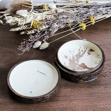 Charger l'image dans la galerie, Boîte ronde en bois vintage | Touche rose