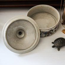 Charger l'image dans la galerie, Boîte ronde à bijoux en céramique