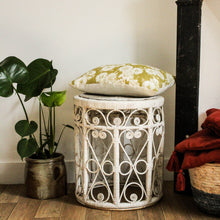 Charger l'image dans la galerie, Pouf en rotin Peacock vintage