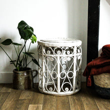 Charger l'image dans la galerie, Pouf en rotin Peacock vintage