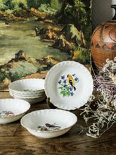 Charger l'image dans la galerie, Coupes à fruits en porcelaine blanche vintage
