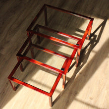Charger l'image dans la galerie, Tables basses gigognes verres métal laiton