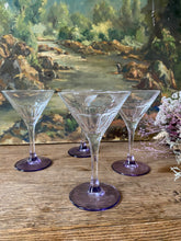Charger l'image dans la galerie, Verres à cocktail violets Luminarc vintage
