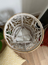 Charger l'image dans la galerie, Pouf en rotin Peacock vintage