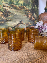 Charger l'image dans la galerie, Verres ambrés ciselés vintage