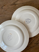 Charger l'image dans la galerie, Assiettes Lotus Salins France anciennes