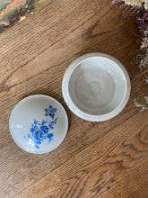 Charger l'image dans la galerie, Boîte à bijoux en porcelaine vintage