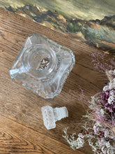Charger l'image dans la galerie, Carafes à whisky vintage