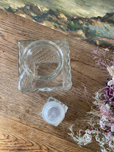 Charger l'image dans la galerie, Carafes à whisky vintage
