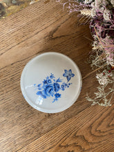 Charger l'image dans la galerie, Boîte à bijoux en porcelaine blanche Limoges