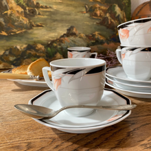 Charger l'image dans la galerie, Service à thé ou café en porcelaine vintage