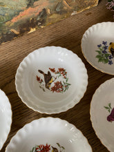 Charger l'image dans la galerie, Coupelles en porcelaine allemande vintage