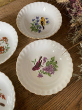 Charger l'image dans la galerie, Coupelles en porcelaine allemande vintage