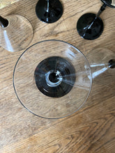 Charger l'image dans la galerie, Verres à cocktail noirs Luminarc vintage