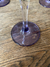 Charger l'image dans la galerie, Verres à cocktail violets Luminarc vintage