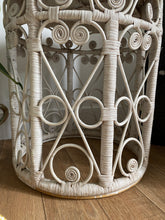 Charger l'image dans la galerie, Pouf en rotin Peacock vintage