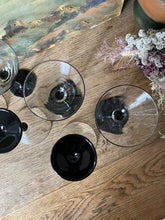 Charger l'image dans la galerie, Verres à cocktail noirs Luminarc vintage