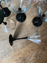 Charger l'image dans la galerie, Verres à cocktail noirs Luminarc vintage